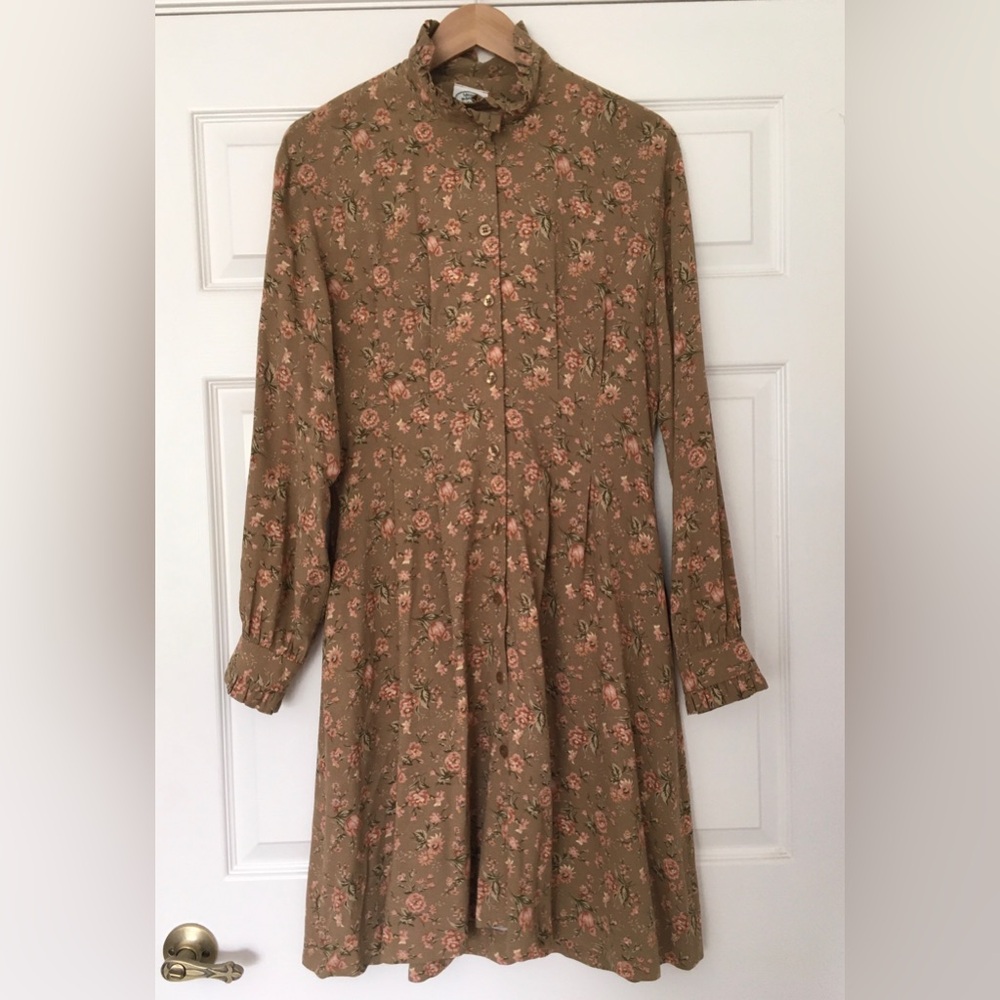 Laura Ashley Vintage 90’s Dress Tan and Peach Floral, Feminine